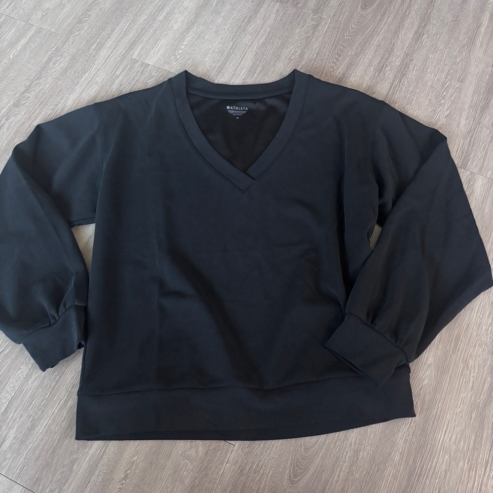 Athleta Sweatshirt Seasoft V-Neck Pullover in Black